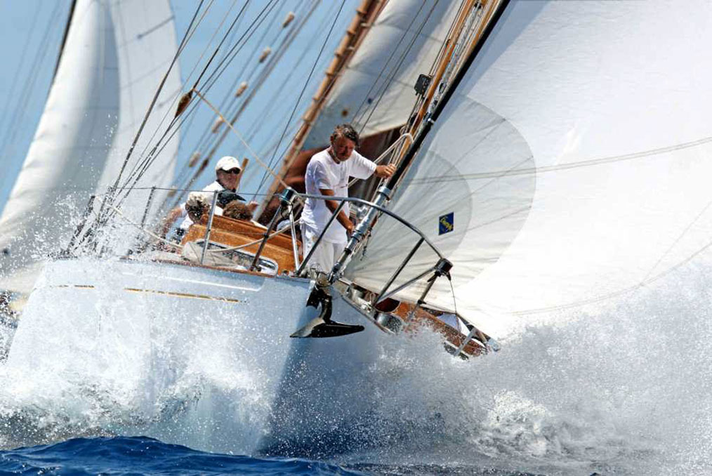 Strong wind racing